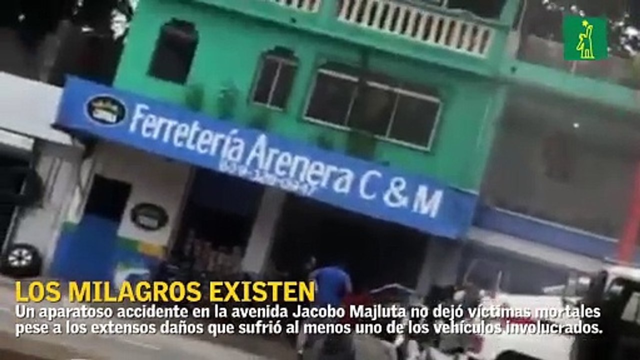 Aparatoso accidente en la Jacobo Majluta no deja víctimas mortales