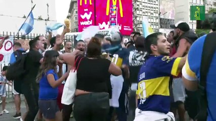 Hinchas unidas para despedir a Diego Armando Maradona