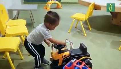 David Ortiz reparte juguetes a niños