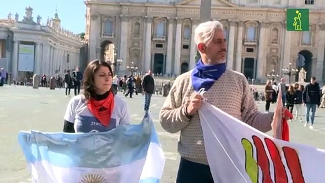 Los sordos argentinos abusados piden al papa justicia y reparación