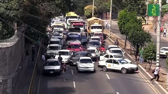 Taxistas de Honduras en contra de violencia y legalización de taxis de lujo