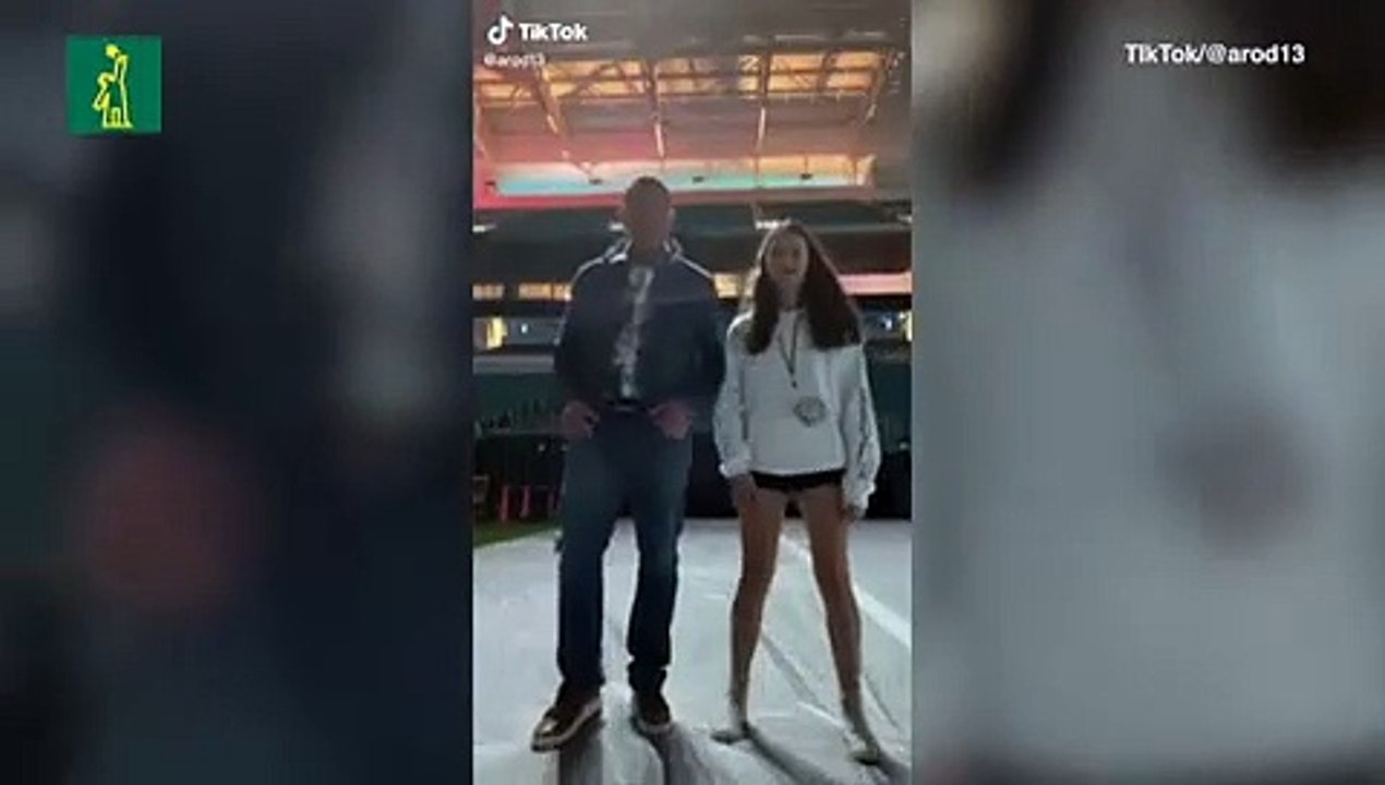 Alex Rodríguez y su hija Natasha bailando en Tik Tok