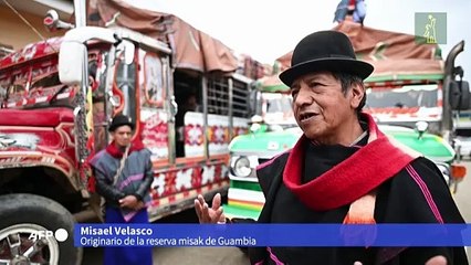 Tras los pasos de las chivas, los mastodontes de cuatro ruedas de los Andes colombianos