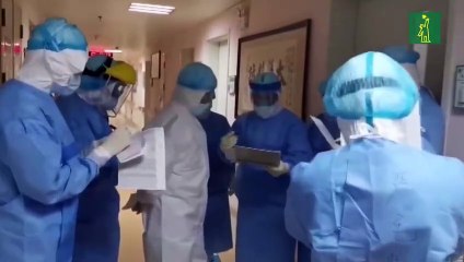 China eleva a 2.592 los muertos por COVID-19 entre los 77.150 infectados