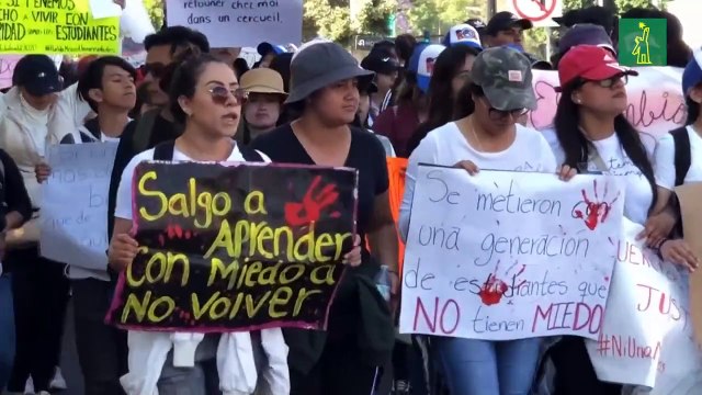 Más de 150.000 estudiantes en México claman por seguridad tras el asesinato de tres estudiantes