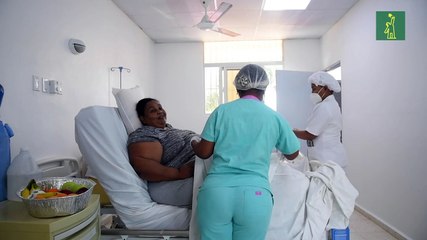 Mujer con casi 600 Libras es trasladada al Hospital Santo Socorro