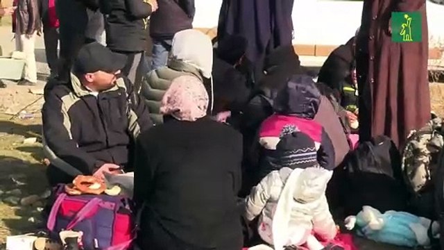 Miles de migrantes esperan entrar en Grecia, animados por Turquía y los bulos