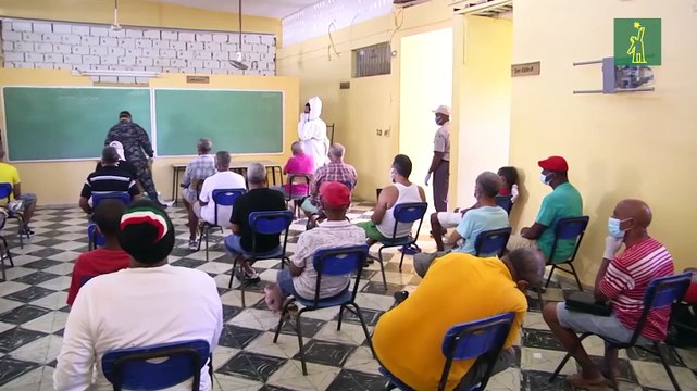 Trasladan a presos de la cárcel de La Victoria que dan positivo por COVID-19