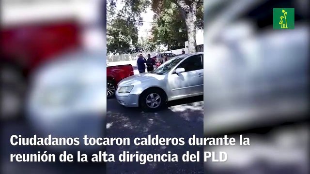 Ciudadanos tocaron calderos durante reunión de alta dirigencia del PLD