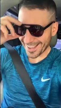 El actor Miguel Angel Silvestre cantando Bachata de Raulín Rodríguez