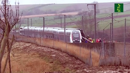 Una veintena de heridos al descarrilar un tren de alta velocidad en Francia