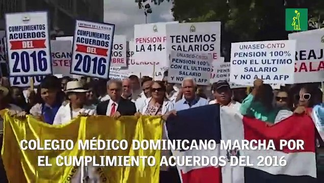 Colegio Médico Dominicano protesta frente al Palacio Nacional por el incumplimiento de acuerdos