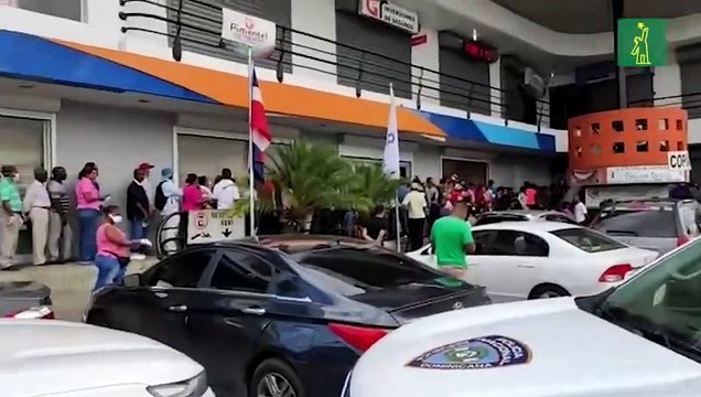 Policía Nacional dicta medidas de prevención en el Banreservas de Villa Mella