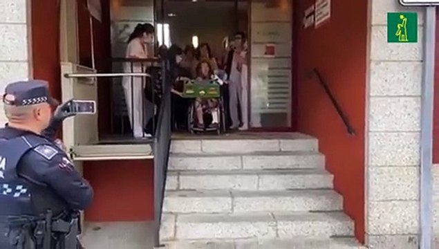 Le celebran cumpleaños 108 en cuarentena a la señora más longeva de San Loreno de El Escoria