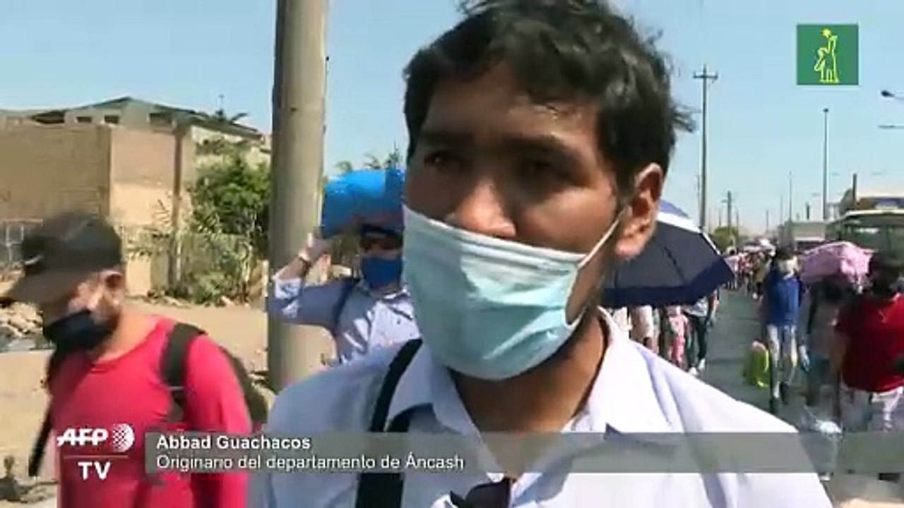 Migrantes hambrientos dejan Lima ante pandemia