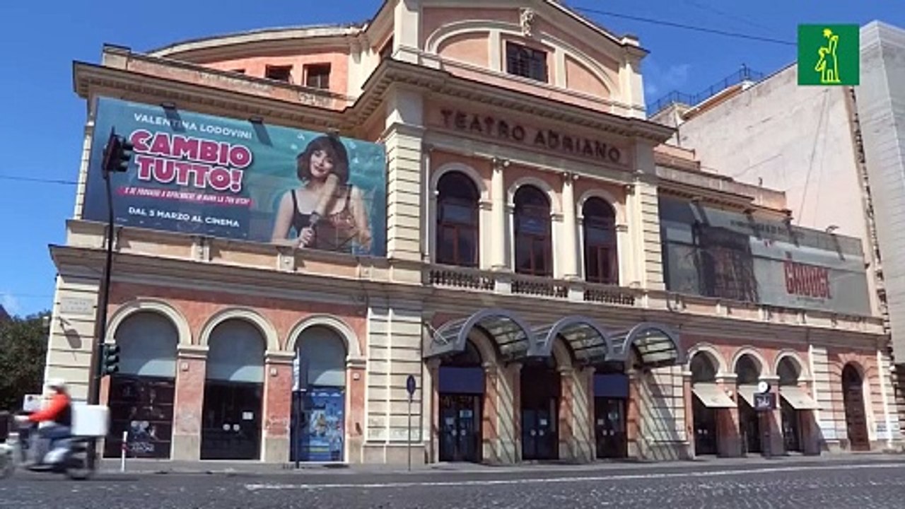 Italia aún no irá al cine y piensa en proyecciones al aire libre en el verano