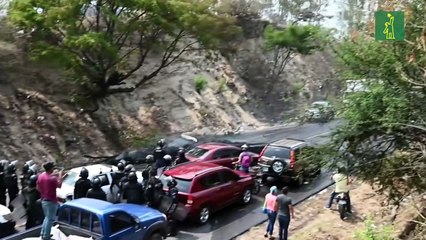 Hondureños bloquean carretera para impedir entierros de víctimas de COVID-19