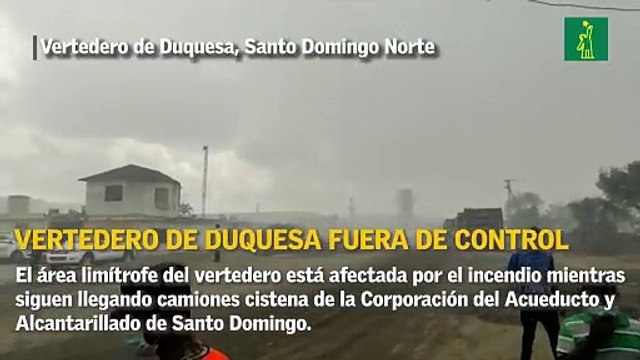 Vertedero de Duquesa fuera de control, mientras siguen llegando unidades de los bomberos