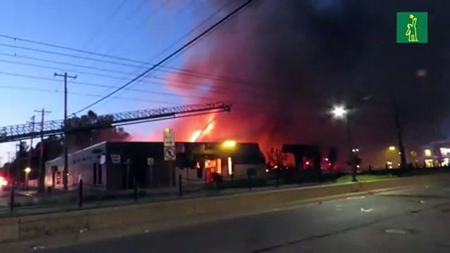 Saqueos y una estación de policía en llamas por la muerte de Floyd