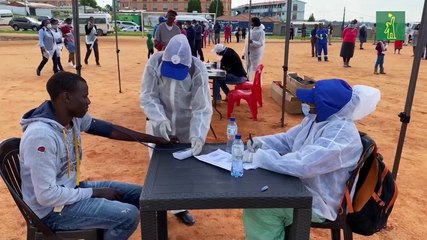 Sudáfrica, país africano con más COVID-19, prevé un máximo de casos en agosto