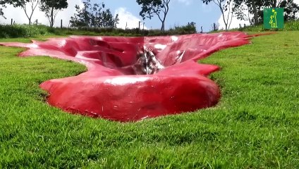 Escultura de vulva gigante impulsa debate sobre género en Brasil