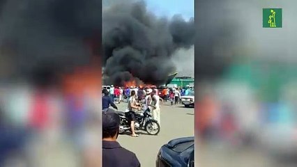 Se incendian cinco vehículos en Mercado Nuevo de la Duarte