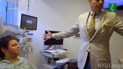 Un hospital de EE.UU. anuncia con éxito el primer trasplante de cara y manos