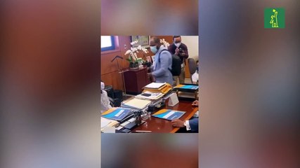 Banreservas le cumple el sueño a Roni de ser cajero (por un día).