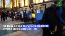 Vacunarse contra el covid-19 en una catedral medieval