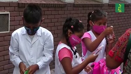 Miles de niños argentinos regresan a las aulas tras casi un año de clases virtuales