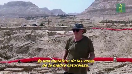 Los socavones en forma de cráter, muestras de un Mar Muerto cada vez más seco