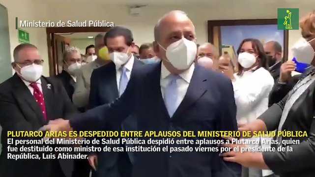 Plutarco Arias es despedido entre aplausos del Ministerio de Salud Pública