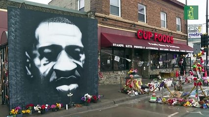 Juez de EEUU agrega cargo de asesinato en tercer grado por la muerte de Floyd