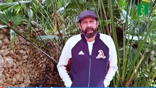 Juan Luis Guerra dona sus corbatas a la fundación Lazos de Amor