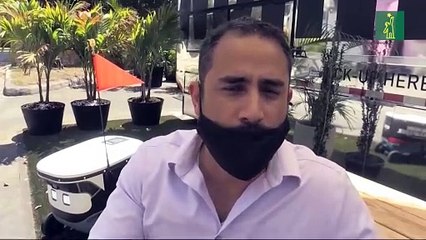 Robots que reparten comida conquistan a vecinos del barrio miamense de Brickell.