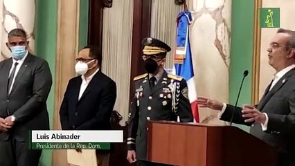 Presidente Abinader juramenta comisión para transformar la Policía
