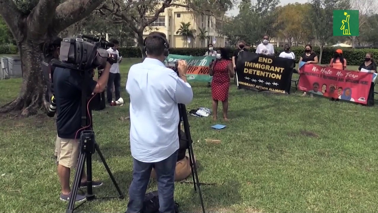 Manifestantes ante cárcel de migrantes piden a Biden que cumpla sus promesas