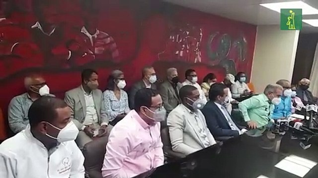 Colegio Médico acusa al Gobierno del tercer brote del COVID por bajar la guardia