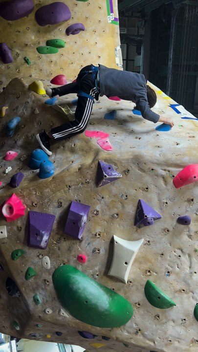 Kha and Nam Bouldering
