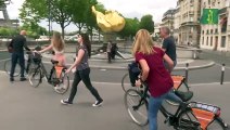 Los primeros turistas estadounidenses vuelven a París.