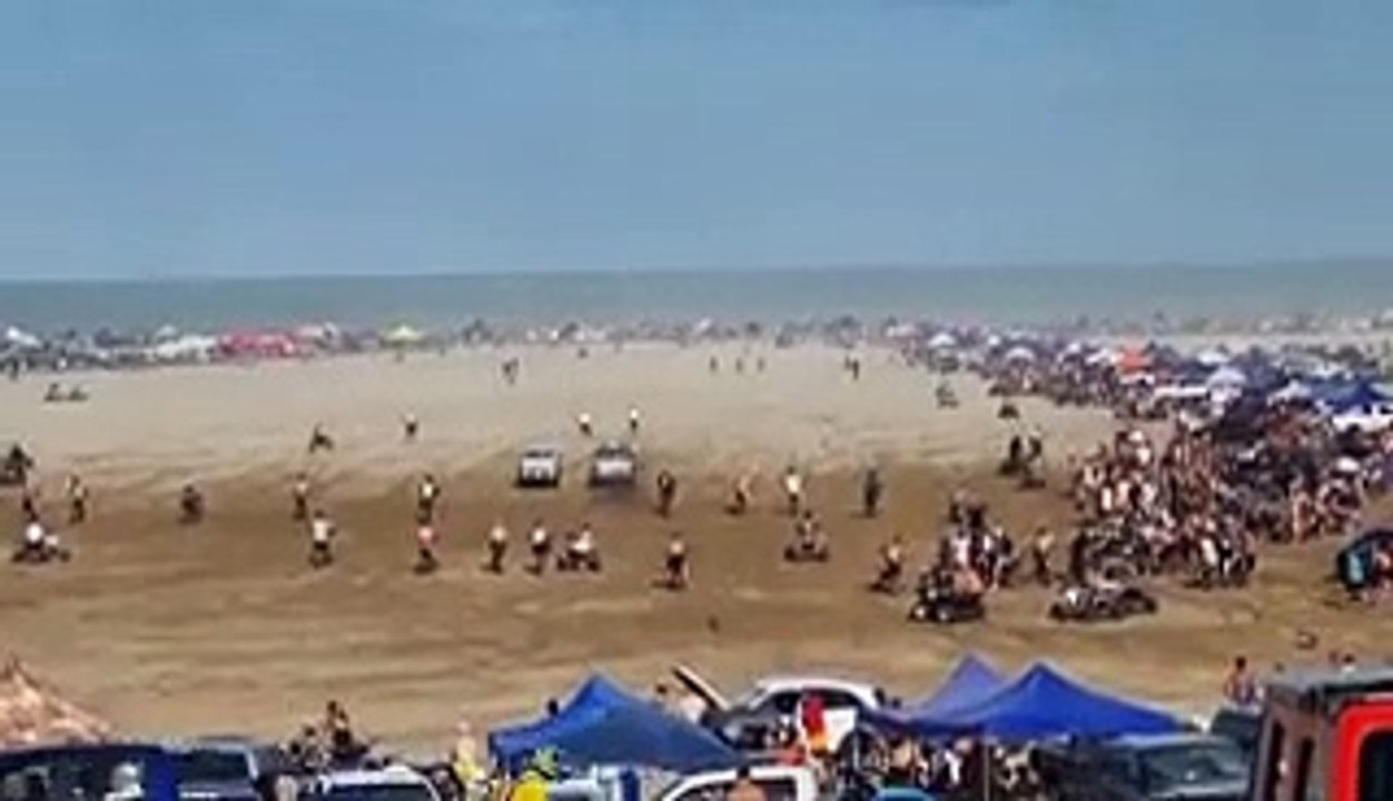 Picada De Camionetas 4x4 En Los Médanos De Villa Gesell