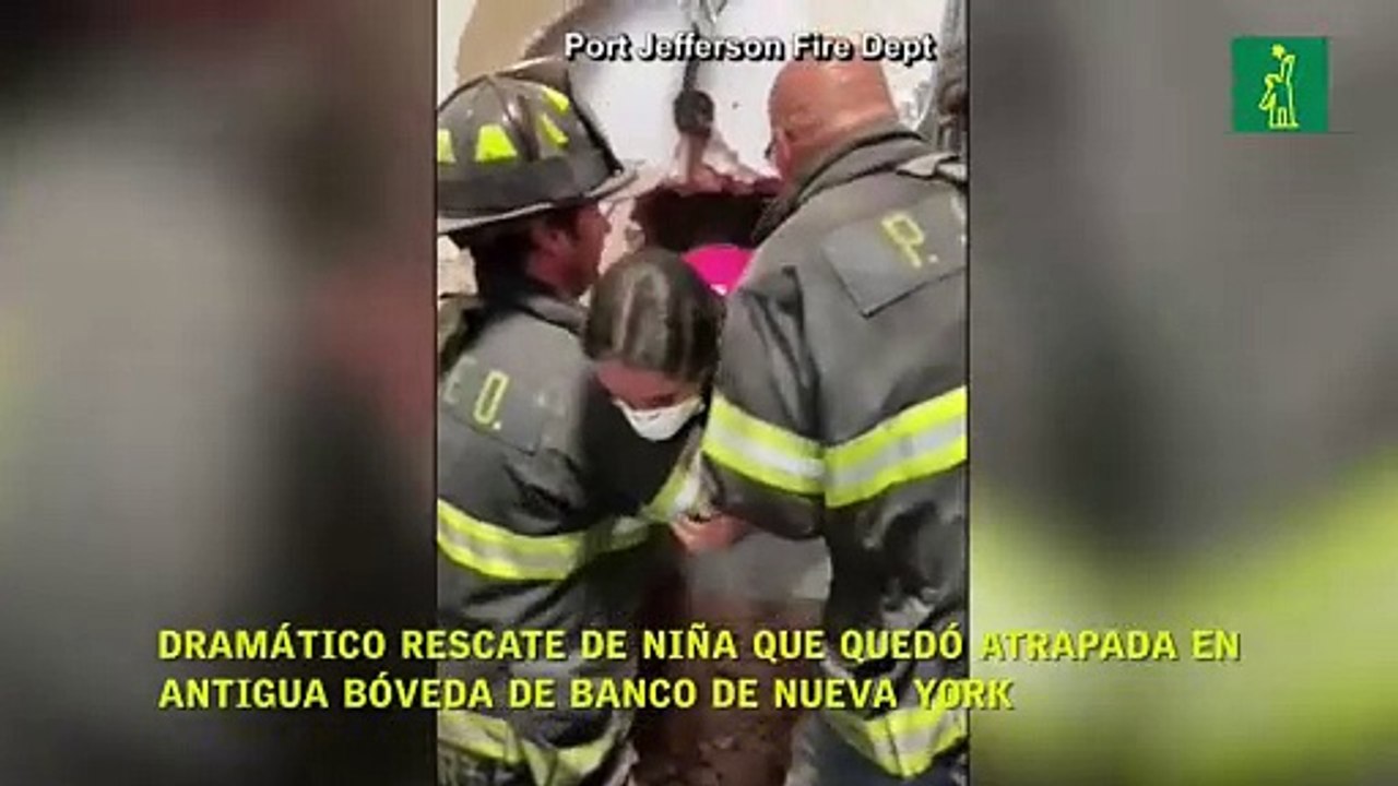 Dramático rescate de niña que quedó atrapada en antigua bóveda de banco de Nueva York