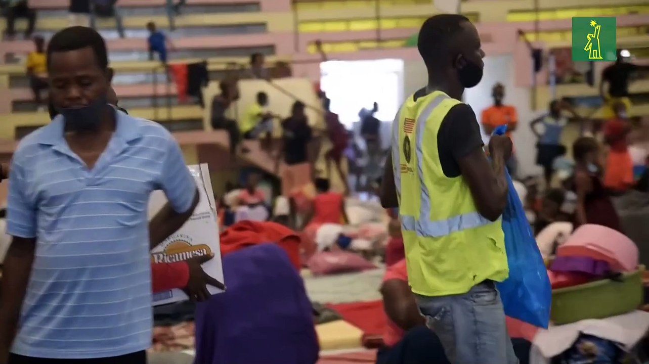 Más de 1.500 haitianos viven hacinados en gimnasio para huir de la guerra urbana