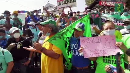 Multitudes en la sierra salen en marcha contra hidroeléctrica Las Placetas que dicen secaría sus ríos Bao y Jagua