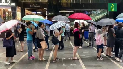 Largas colas en Hong Kong para adquirir la última edición de Apple Daily