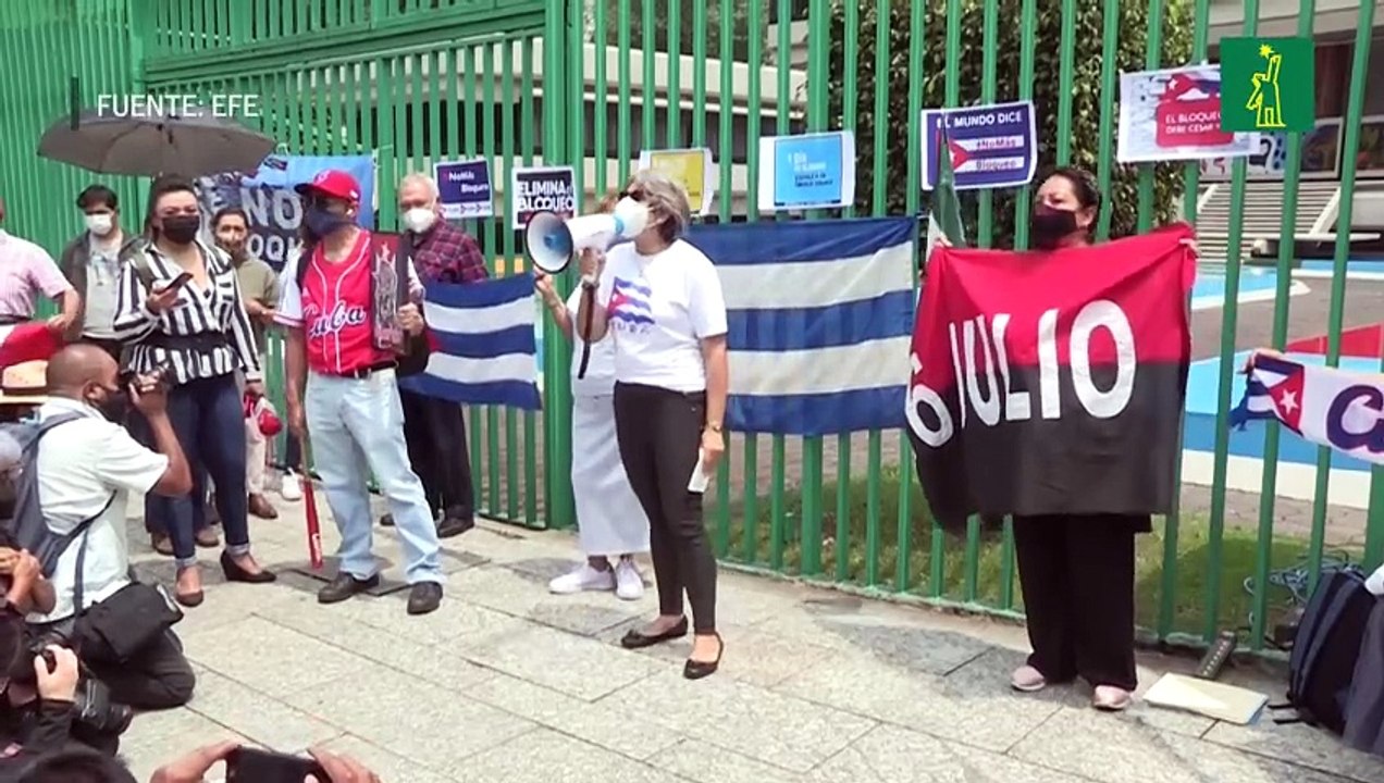 Opositores y simpatizantes se enfrentan en protestas en la Embajada de Cuba en México