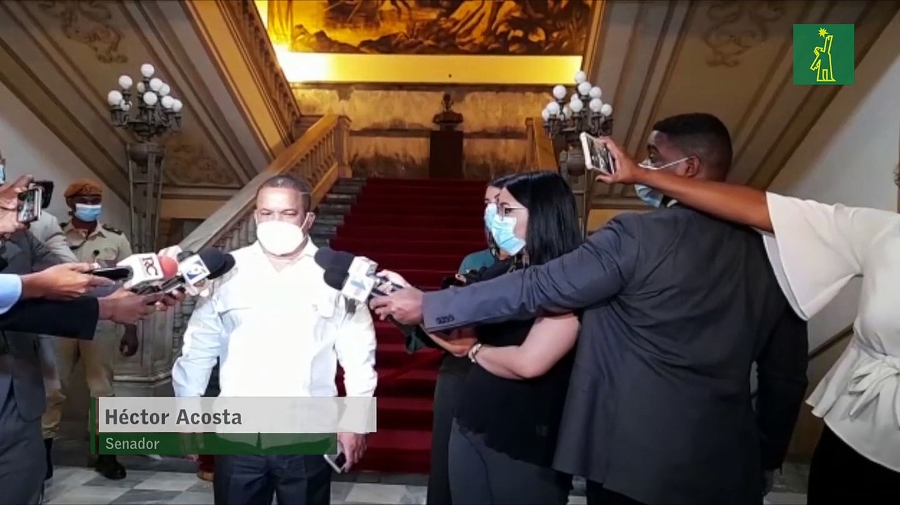 Abinader insta a funcionarios al plan de vacunación, pero no toca el tema de tercera dosis