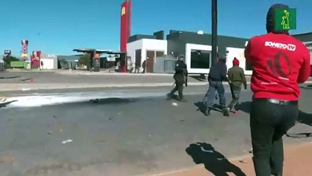 La ola de violencia y saqueos no cede y ya son 45 los muertos en Sudáfrica