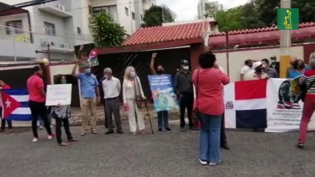 Cubanos residentes en la República Dominicana salieron este lunes a las calles en apoyo a las protestas antigubernamentales que se vivieron en su país.