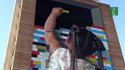 Martín Ron, el artista que "inspira" con sus murales hiperrealistas